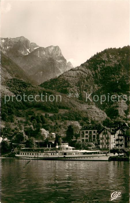 Saint-Gingolph Haute Savoie Arrivée du Bateau Savoie Lac Leman