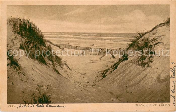 Juist Nordseebad Blick auf die Duenen und Strand Nordseeinsel