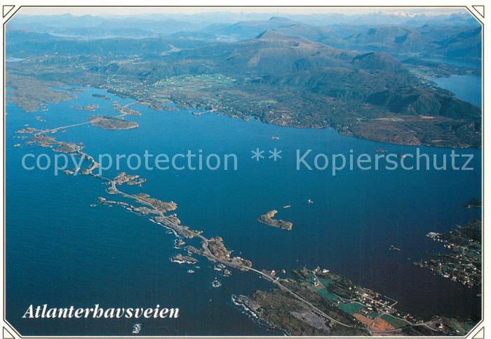 Norwegen Norge Norway Fliegeraufnahme der Atlantikstrasse mit Insel Averoy