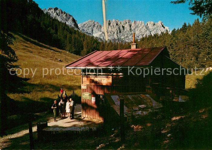 Ellmau Tirol Riedlhuette mit Vorderer Karlspitze und Toerlspitzen