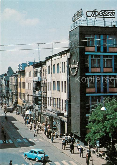 Chorzow Koenigshuette Oberschlesien Teilansicht Strasse Fussgaenger