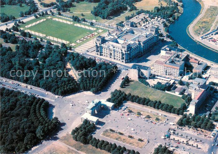 BERLIN  CITY Fliegeraufnahme Brandenburger Tor und Reichstag