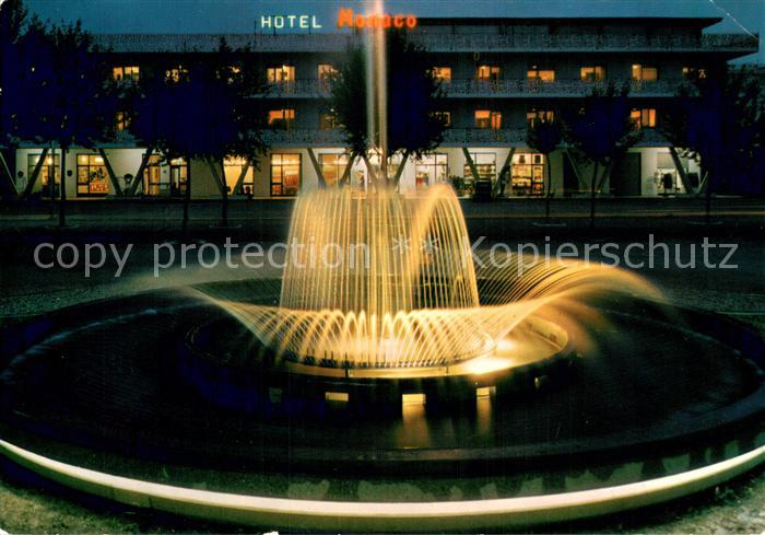 Lido di Bibione Fontana luminosa Hotel Monaco notturno