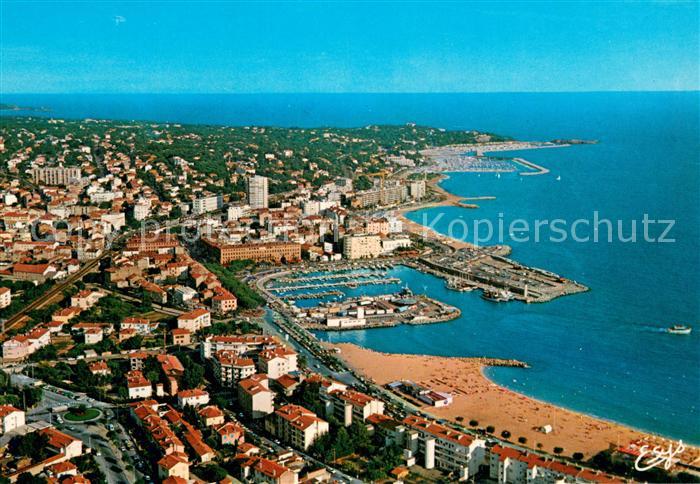 Saint-Raphael 83 Vue aérienne sur les ports et la ville