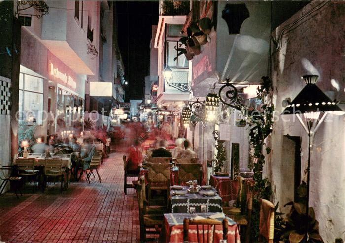 Torremolinos Calle del Cauce vista nocturna