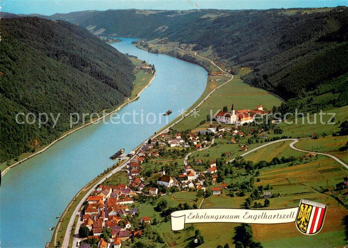 Engelhartszell Donau Oberoesterreich mit Trappistenkloster Engelszell Fliegerauf