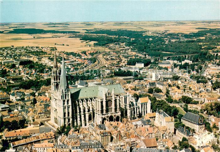 Chartres 28 La cathedrale Le croisillon sud et les deux fleches Vue aerienne