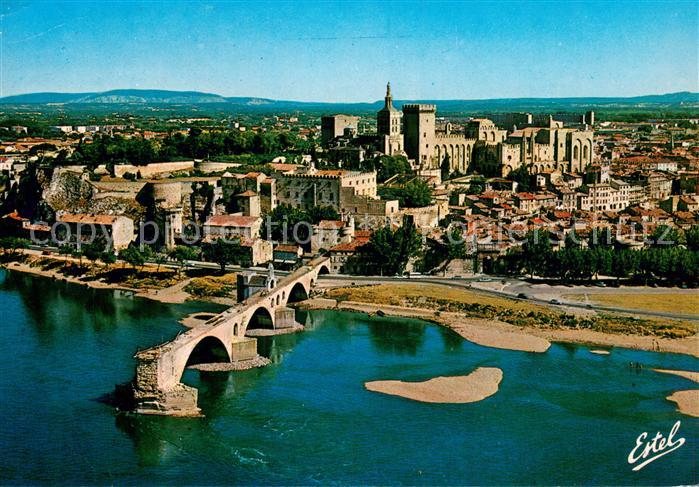 Avignon Vaucluse Le Rhone et les ruines du pont Saint Benezet Vue aerienne