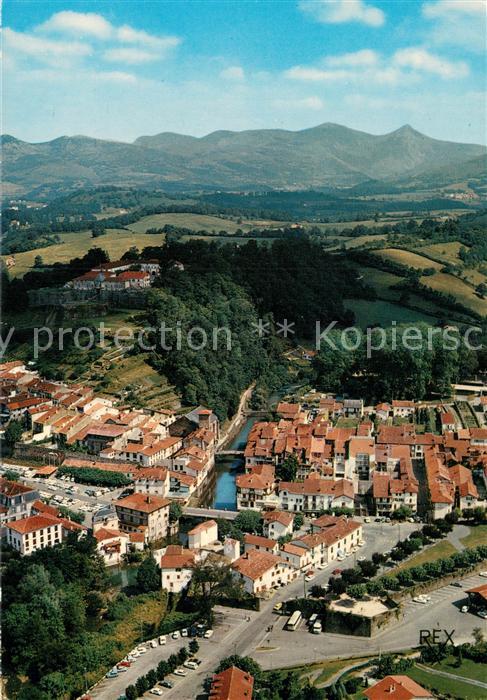 Saint-Jean-Pied-de-Port Vue aerienne Au centre la Nive
