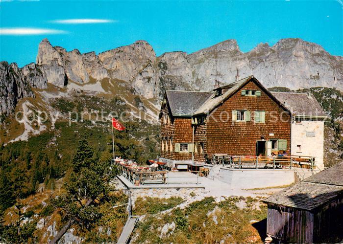 Erfurterhuette 1834m Tirol mit Dalfazerkamm