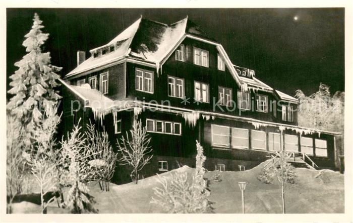 Oberhof Thueringen FDGB-Erholungsheim Stachanow im Winter bei Nacht