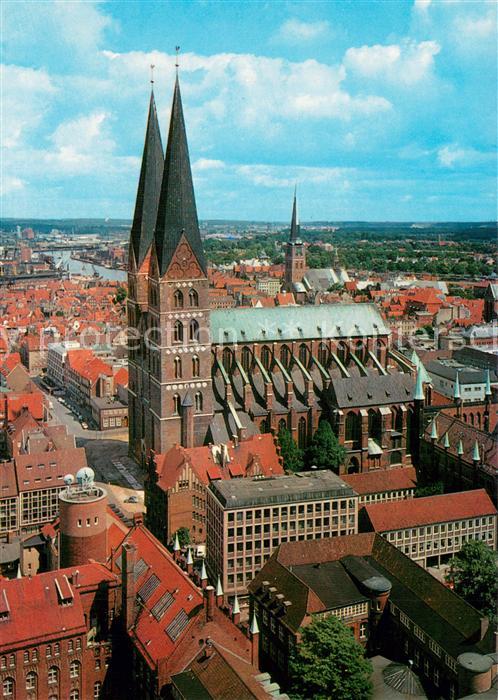 LueBECK CITY Marienkirche Fliegeraufnahme