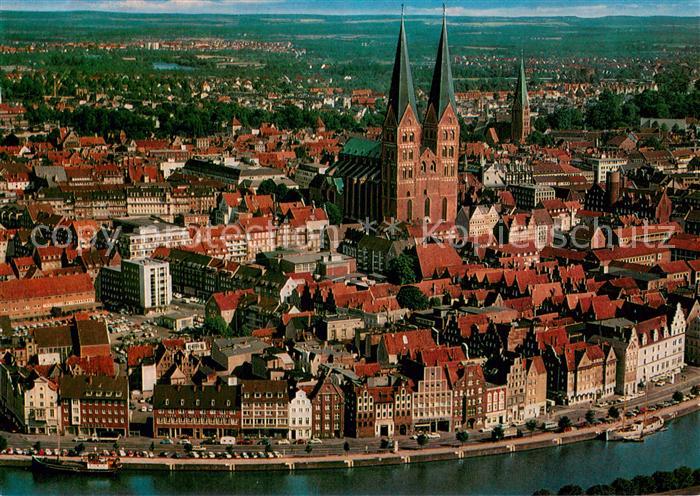 LueBECK CITY Fliegeraufnahme mit Kirche