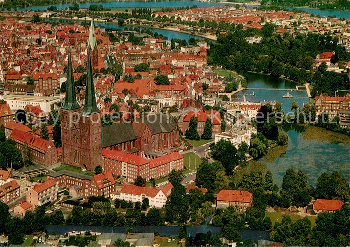 LueBECK CITY Fliegeraufnahme mit Kirche