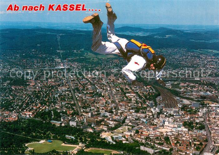 KAssEL  CITY Fliegeraufnahme mit Fallschirmspringer