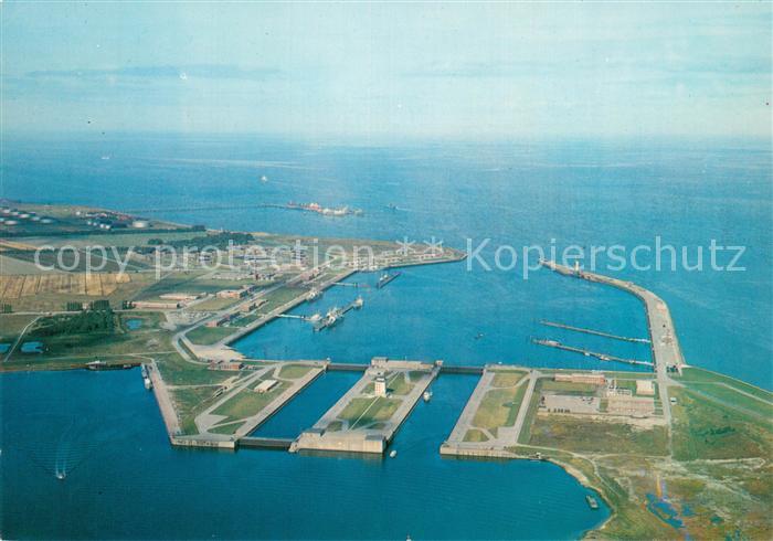 Wilhelmshaven  CITY Einfahrt mit oelhafen Fliegeraufnahme