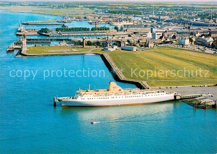 Cuxhaven Nordseebad Faehrhafen mit der Norwegenfaehre MS Jupiter Fliegeraufnahme