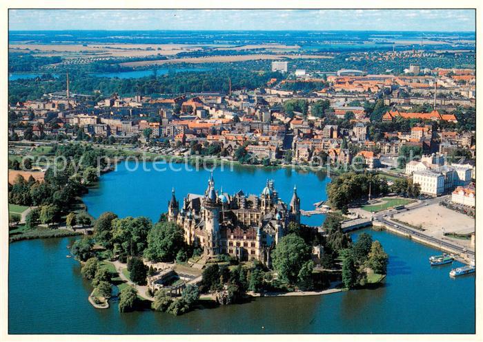 Schwerin  Mecklenburg Fliegeraufnahme mit Schloss
