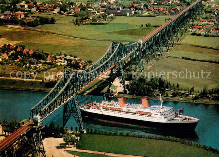 Rendsburg Schleswig-Holstein Fliegeraufnahme Hochbruecke Nord-Ostsee-Kanal Schif