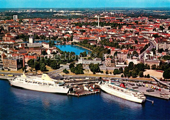 KIEL  CITY Oslo Kai Faehrschiffe und Innenstadt