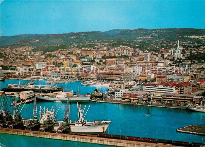 Crikvenica Kroatien Stadtpanorama Hafen