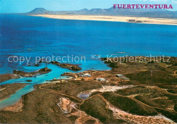 Fuerteventura Isla de Lobos y al fondo Isla de Fuerteventura vista aérea