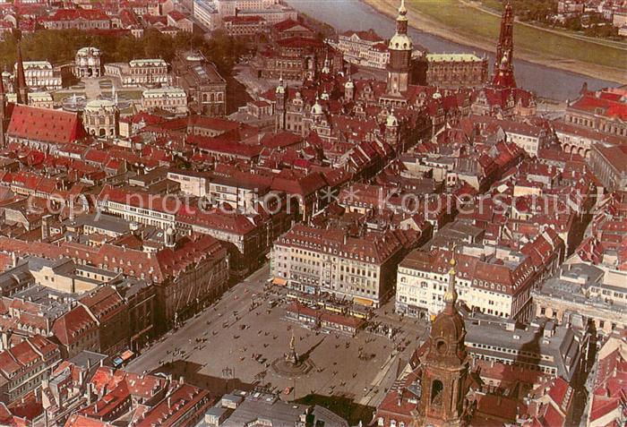 DRESDEN Elbe Blick ueber den Altmarkt