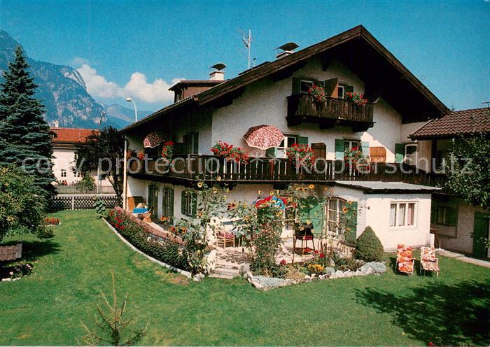 GARMISCH-PARTENKIRCHEN Bayern Gaestehaus Jocher Aussenansicht Anfahrt