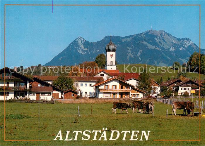 Altstaedten Allgaeu Ortsansicht mit Kirche Blick zum Gruenten Allgaeuer Alpen
