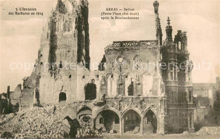 Arras Pas-de-Calais 62 Petite Place cote droit apres le bombardement