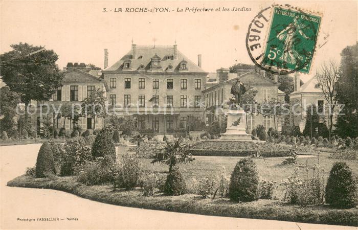 La Roche-sur-Yon La Prefecture et les Jardins