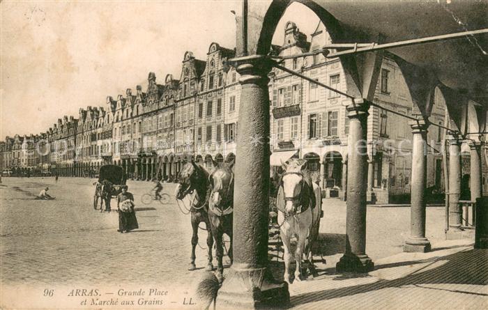 Arras Pas-de-Calais 62 Grand Place et Marcheaux Grains