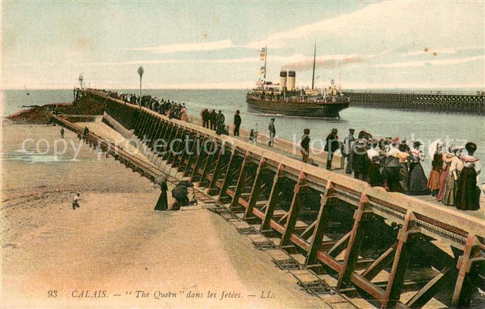 Calais 62 The Queen dans les Jetees