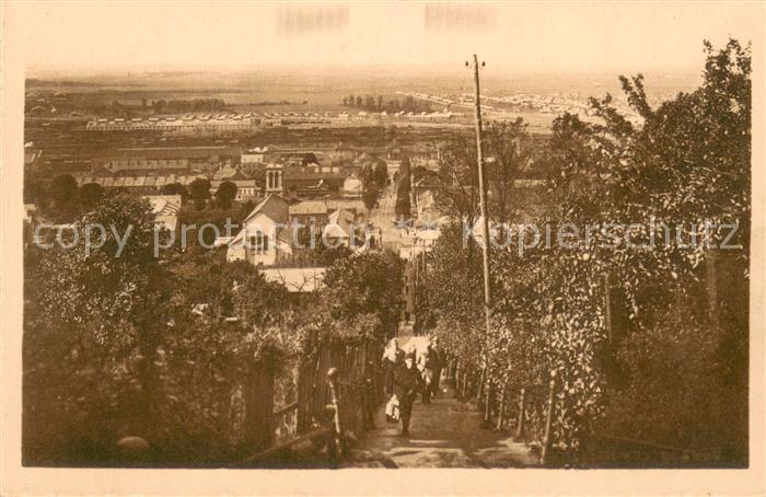 Laon 02 Aisne Vue sur les Escaliers et la Gare