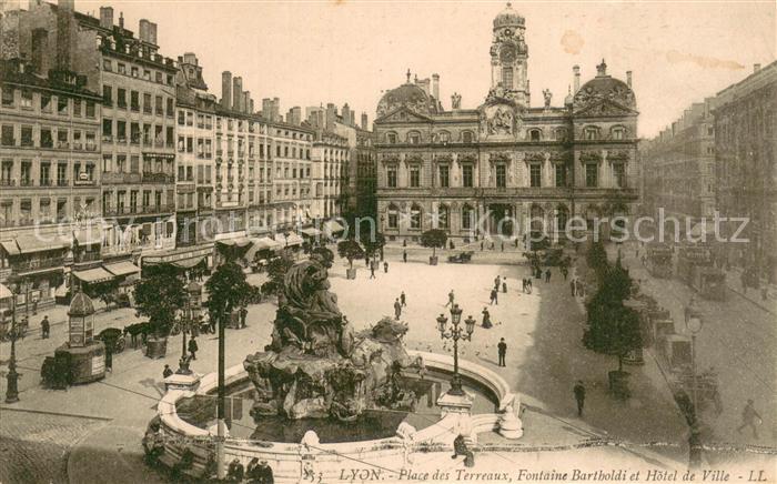Lyon France Place des Terreaux Fontaine Bartholdi et Hotel de Ville