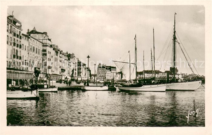 Toulon Var Bateaux de plaisance dans le port