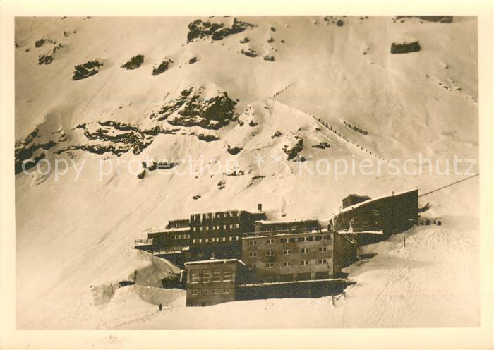 Zugspitzbahn Blick auf Sporthotel Schneefernerhaus