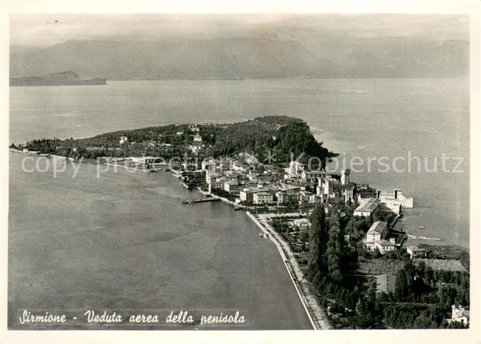 Sirmione Lago di Garda Veduta aerea della penisola