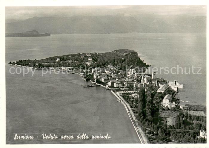 Sirmione Lago di Garda Veduta aerea della penisola