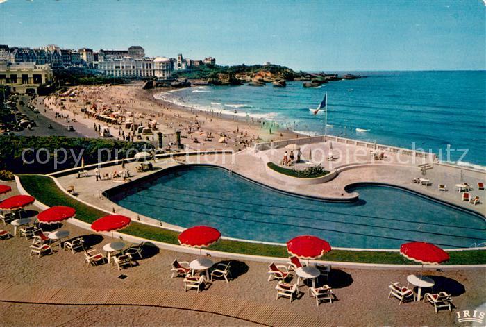 Biarritz Pyrenees Atlantiques La Grande Plage Et les Casinos et la Piscine de l