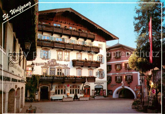 St Wolfgang Wolfgangsee Marktplatz mit Hotel Post und Romantikhotel Im Weissen R