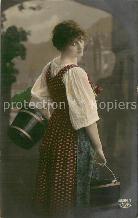 Foto BNK Nr. Nr.35286/1 Frau mit Eimern