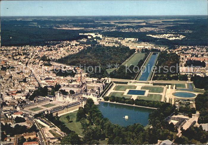 Fontainebleau Seine et Marne Fliegeraufnahme Chateau