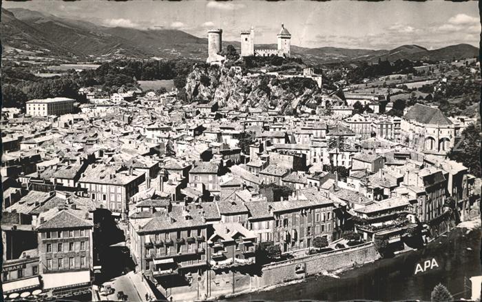 Foix Fliegeraufnahme avec Chateau