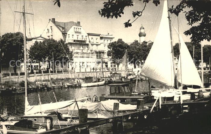 Warnemuende Ostseebad am alten Strom