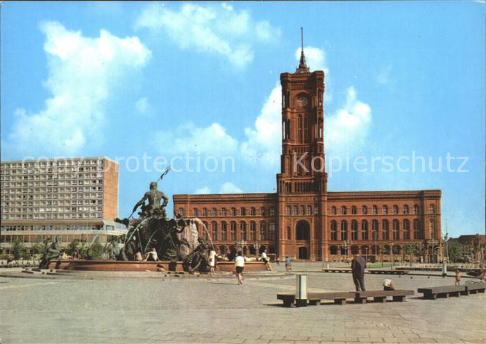 BERLIN CITY Rathaus Brunnen