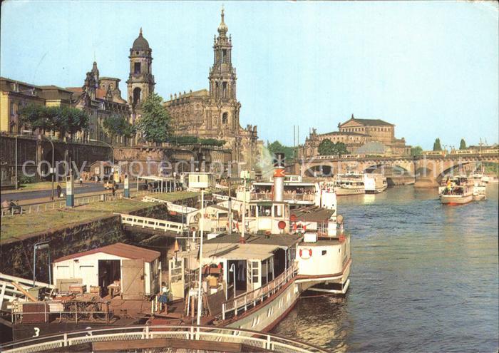 DRESDEN Elbe Dampferanlegestelle vor der Bruehlschen Terrasse