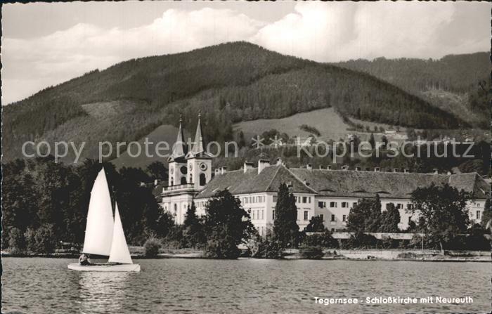 Tegernsee Bayern Schlosskirche mit Neureuth