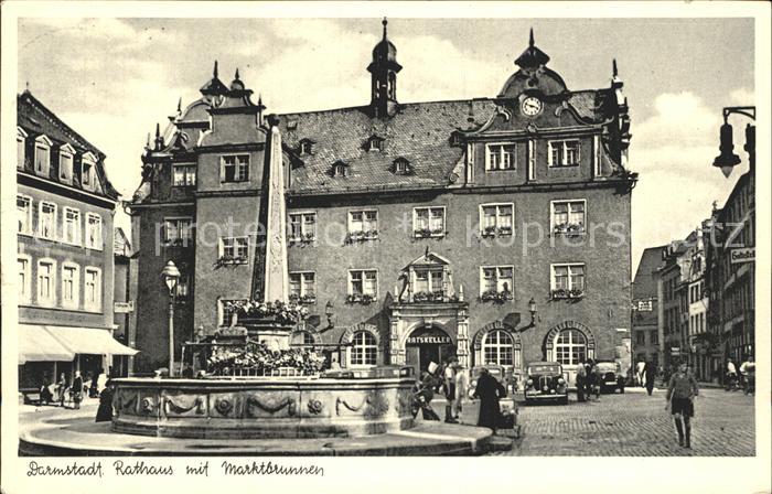 Darmstadt Rathaus mit Marktbrunnen