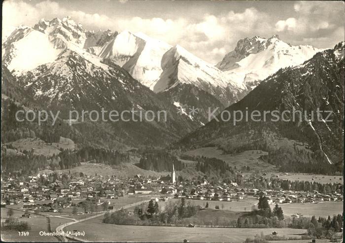Oberstdorf mit Allgaeuer Alpen